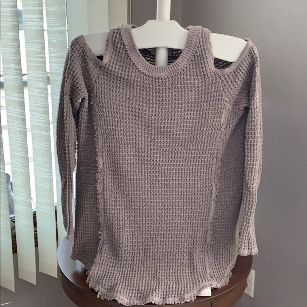 Elan taupe sweater with shoulder cut outs